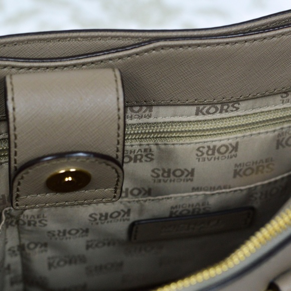 Michael Kors Leather Crossbody Purse Satchel - Picture 5 of 7
